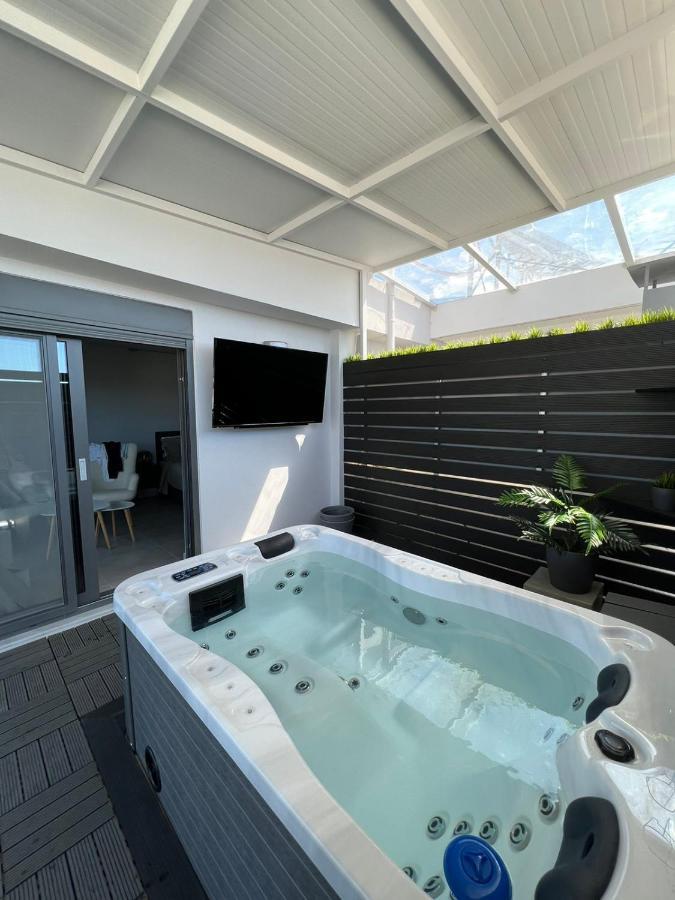 Loft Spa Greece - Enjoy Our Jacuzzi Kalamata Exteriör bild