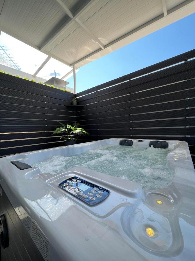 Loft Spa Greece - Enjoy Our Jacuzzi Kalamata Exteriör bild