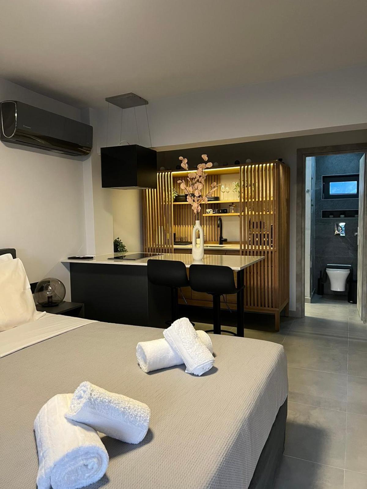 Loft Spa Greece - Enjoy Our Jacuzzi Kalamata Exteriör bild