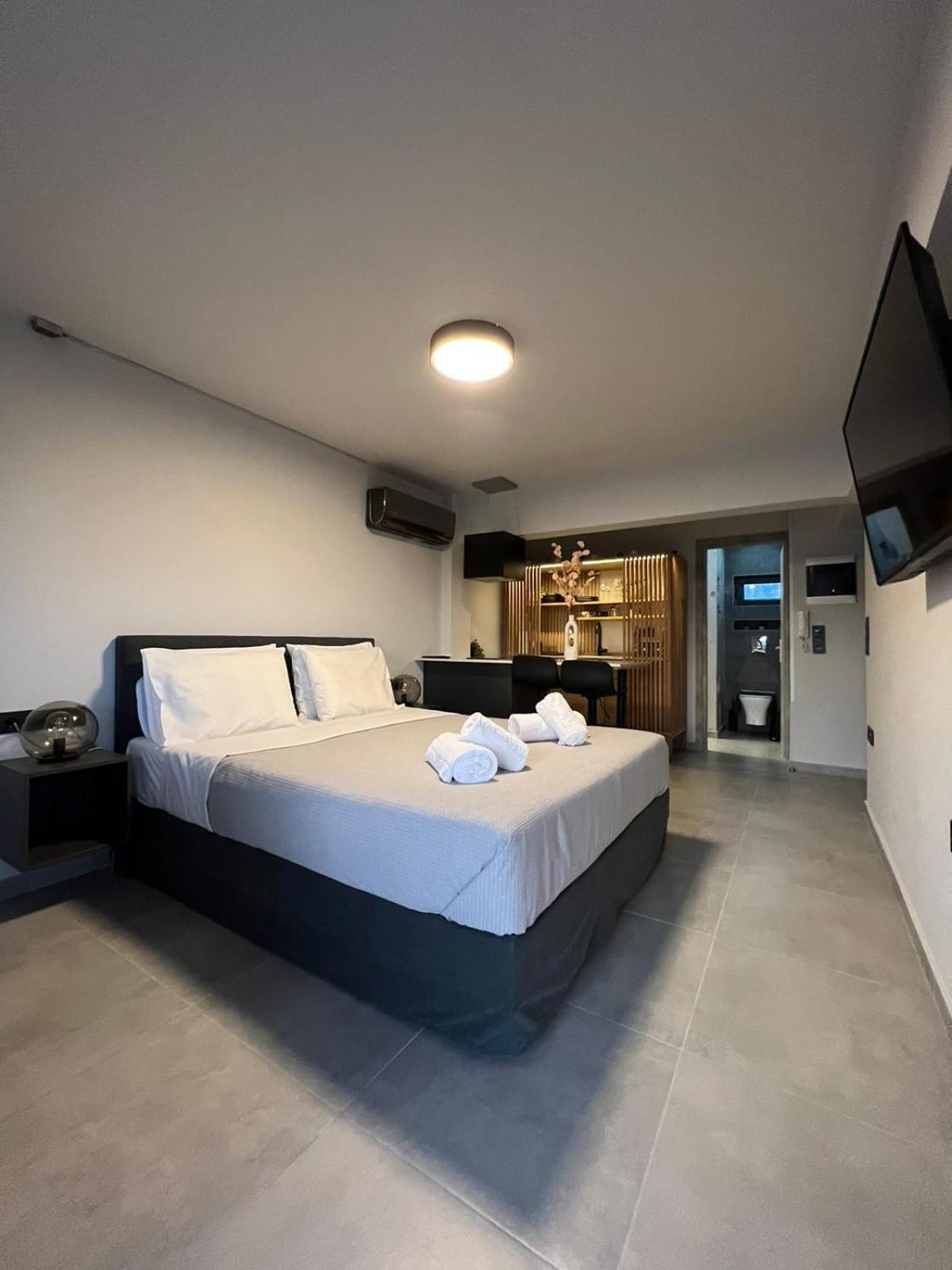 Loft Spa Greece - Enjoy Our Jacuzzi Kalamata Exteriör bild