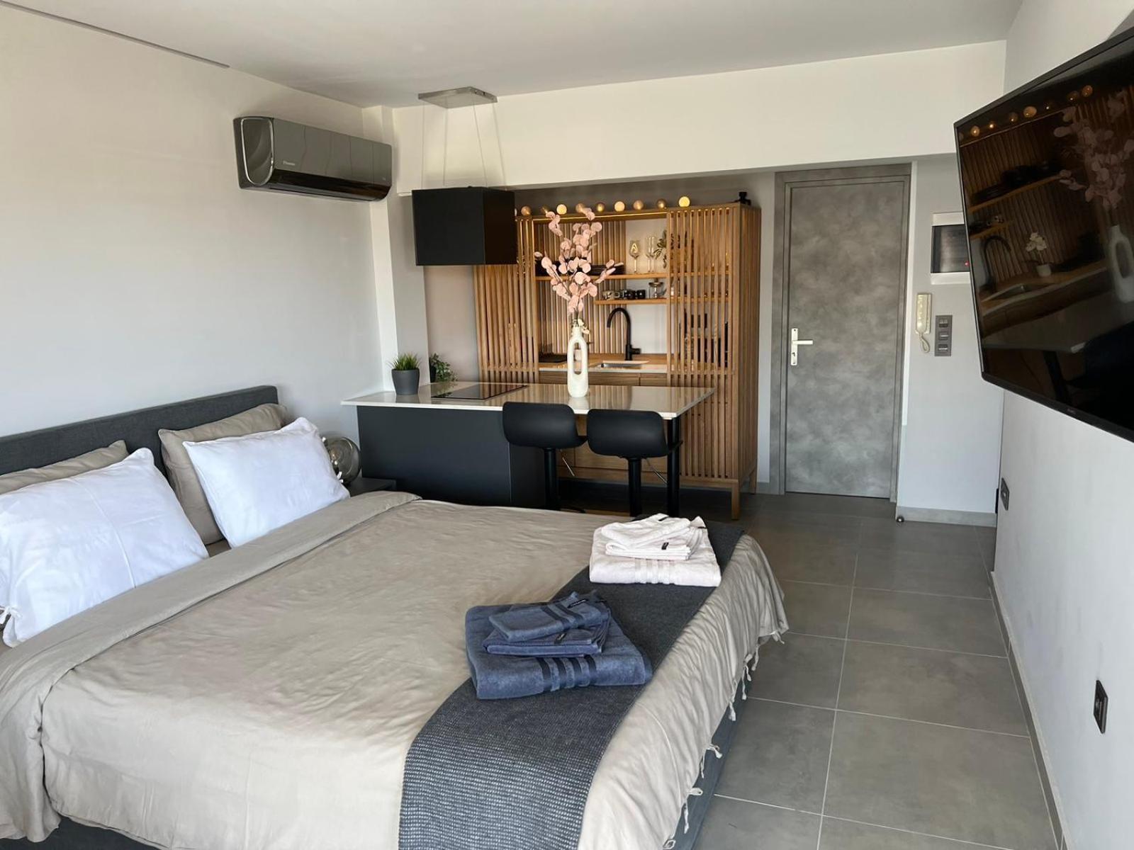 Loft Spa Greece - Enjoy Our Jacuzzi Kalamata Exteriör bild